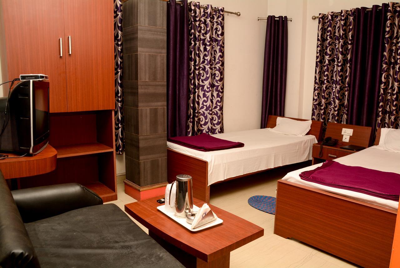Hotel Galaxy International Koch Bihār Extérieur photo